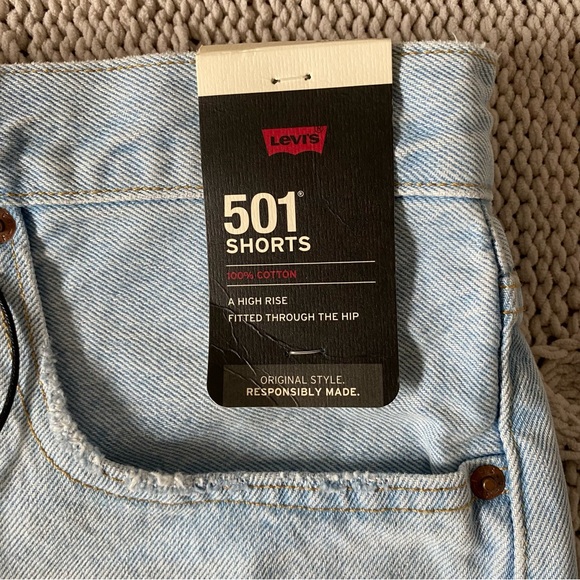 Levi’s 501 Shorts - High Rise Fitted Through The Hip - Light Wash Denim - Picture 3 of 5